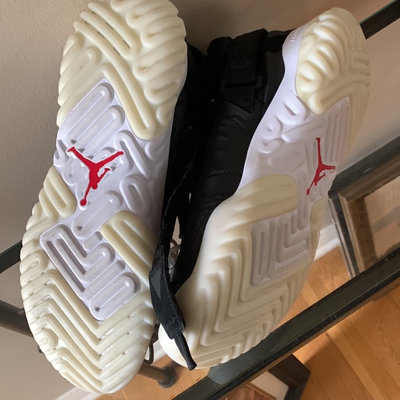 Black size 12 react jordans gently used - Picture 5 of 7